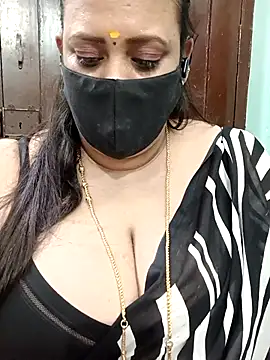 ashikaa r online show from November 18, 2025, 6:56 pm