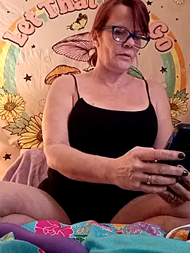 greeneyedamatuers online show from February 18, 2025, 4:37 pm