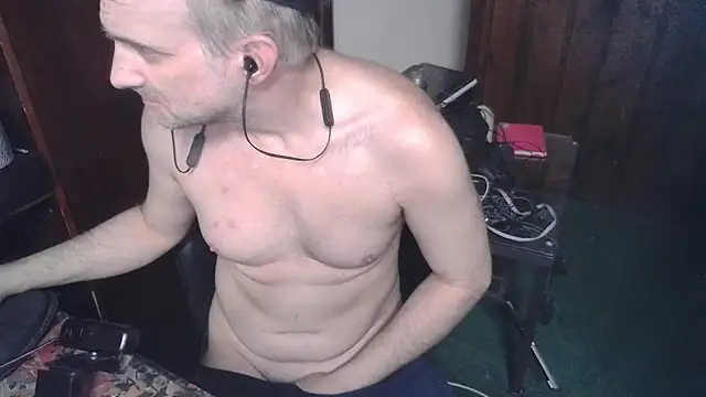 Snapshot of taboocanuck chatting on February 12, 2026, 4:57 pm taboocanuck online show from February 12, 2026, 4:57 pm