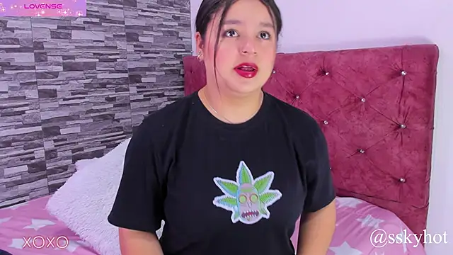 skyhotgirll online show from January 11, 2025, 7:16 pm