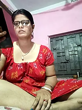 Hot Pakhi online show from February 17, 2025, 11:44 am
