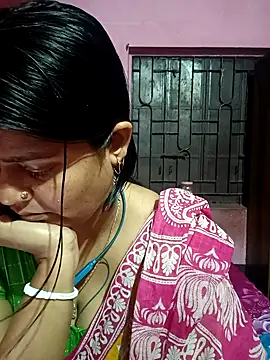Hot Pakhi online show from February 23, 2025, 3:18 pm