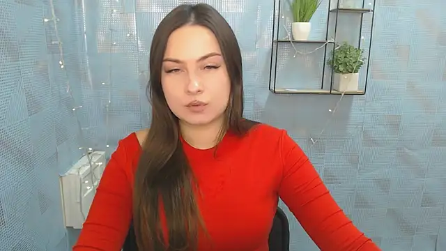 EmiliaTemi  online show from December 14, 2024, 3:04 pm