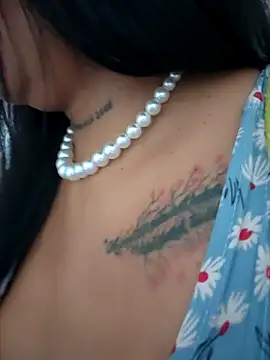 luisa16xxx online show from April 15, 2026, 8:31 pm