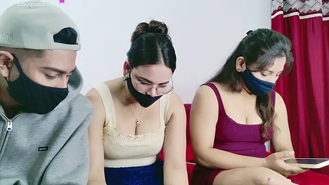 Snapshot of RupaliDixit chatting on November 27, 2025, 4:31 pm RupaliDixit online show from November 27, 2025, 4:31 pm