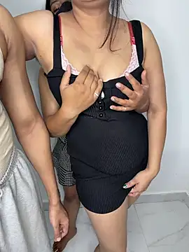 Snapshot of RupaliDixit chatting on November 30, 2025, 4:55 pm RupaliDixit online show from November 30, 2025, 4:55 pm