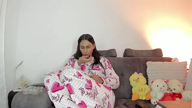  Isabelhaa online show from October 19, 2025, 12:00 am