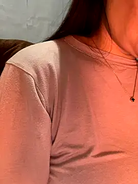 Laura8910 online show from December 3, 2024, 5:31 am