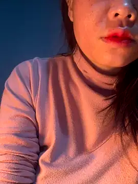 Laura8910 online show from December 5, 2024, 12:08 am