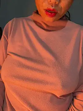 Laura8910 online show from December 6, 2024, 6:48 am