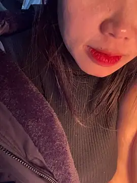 Laura8910 online show from January 20, 2025, 11:24 am