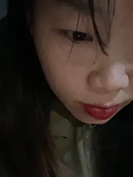 Laura8910 online show from February 21, 2025, 12:28 pm