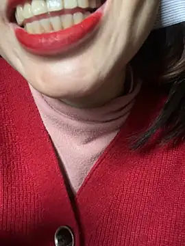 Laura8910 online show from February 25, 2025, 7:09 am