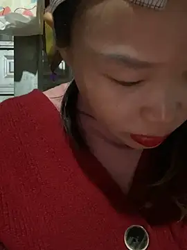 Laura8910 online show from February 25, 2025, 2:22 pm