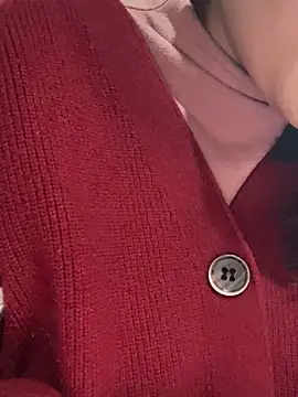 Laura8910 online show from February 26, 2025, 6:15 am