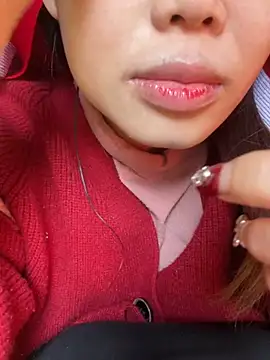 Laura8910 online show from February 27, 2025, 1:16 am