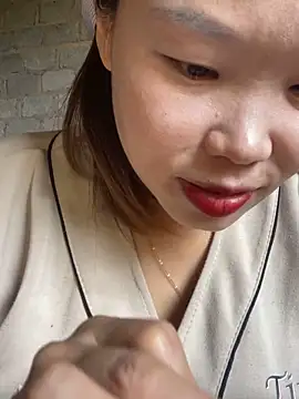 Laura8910 online show from March 5, 2025, 5:40 am