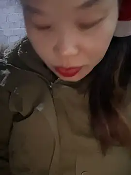 Laura8910 online show from March 7, 2025, 11:07 am