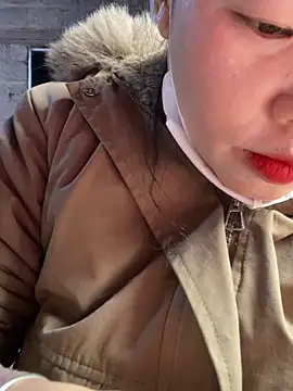 Laura8910 online show from March 8, 2025, 4:01 am