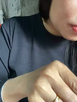 Laura8910 online show from March 11, 2025, 5:16 am