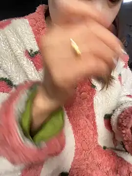 Laura8910 online show from March 17, 2025, 7:57 am