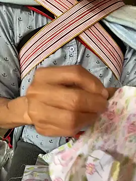 Laura8910 online show from October 28, 2025, 1:42 am