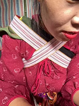 Laura8910 online show from November 10, 2025, 3:16 am