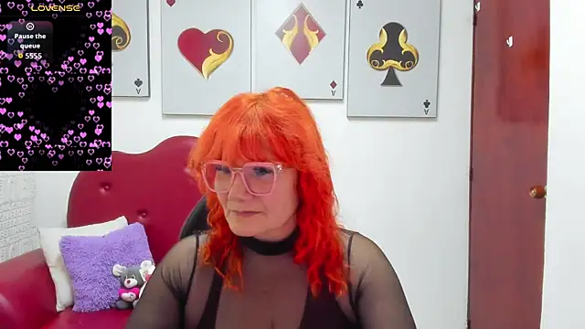 Salomeediaz  online show from April 14, 2026, 9:10 pm