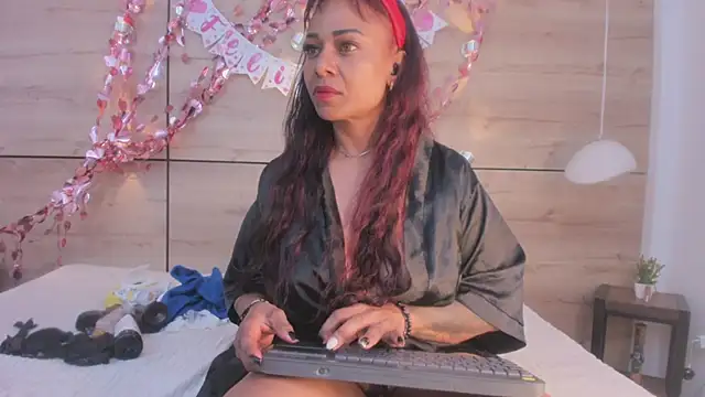 martina touss online show from February 13, 2026, 12:45 pm