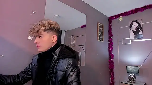 ANDRIUS 24 online show from December 3, 2024, 1:43 pm