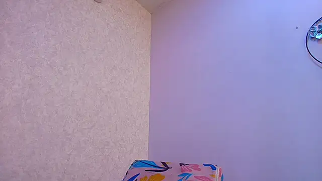 Chantal taylor  online show from November 15, 2025, 12:02 pm