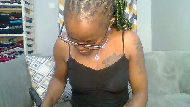 Petite 254 online show from March 23, 2026, 11:31 pm