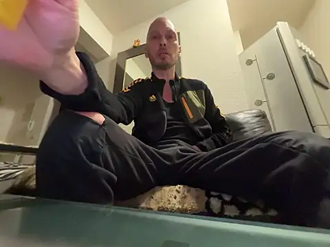 Snapshot of Germankink chatting on December 16, 2024, 3:54 pm Germankink online show from December 16, 2024, 3:54 pm