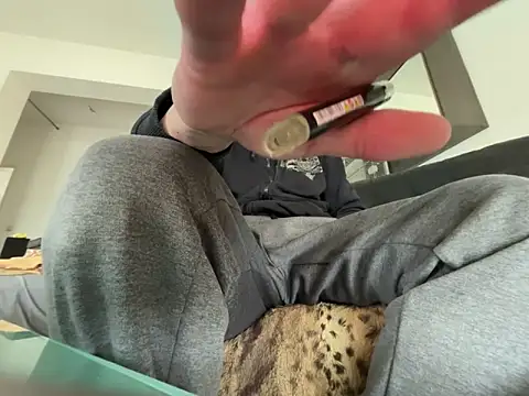 Snapshot of Germankink chatting on February 24, 2025, 12:26 pm Germankink online show from February 24, 2025, 12:26 pm