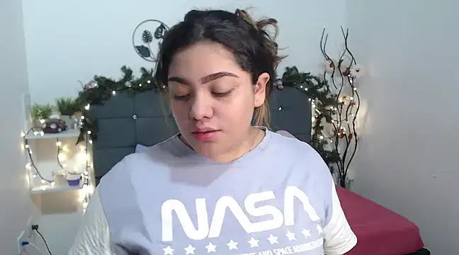 KathyGonzalez online show from December 6, 2024, 11:54 am