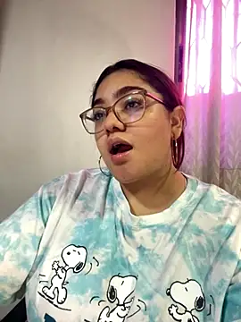 KathyGonzalez online show from October 1, 2025, 11:49 am