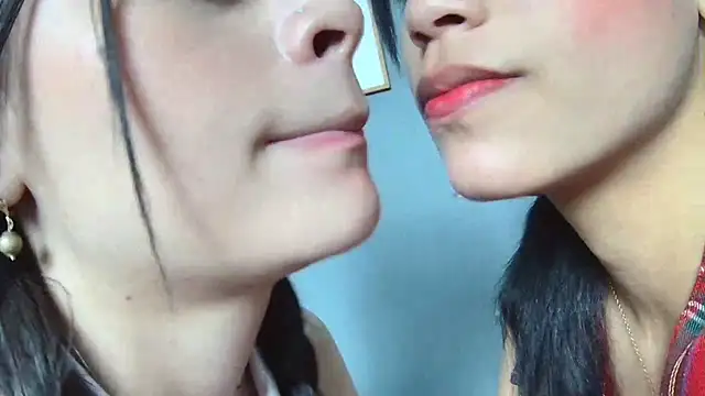 strawberrymia68 online show from January 25, 2025, 1:08 pm