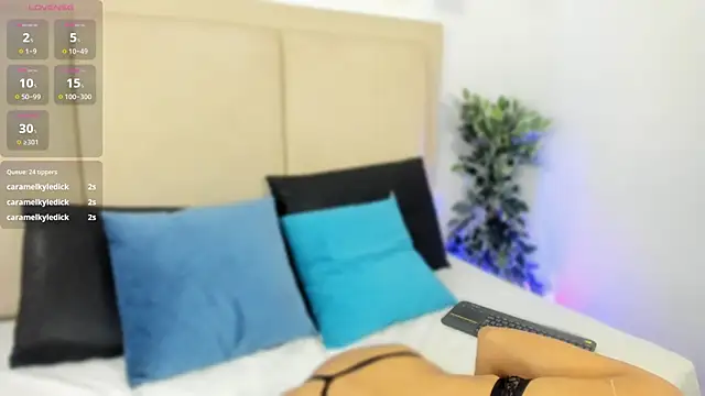 Natasha Smith09 online show from February 12, 2025, 6:40 am