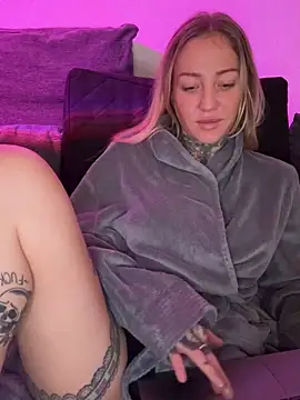 Snapshot of ElenaHaze chatting on January 6, 2025, 5:19 am ElenaHaze online show from January 6, 2025, 5:19 am