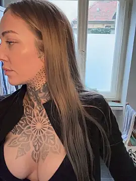 Snapshot of ElenaHaze chatting on February 6, 2025, 2:15 pm ElenaHaze online show from February 6, 2025, 2:15 pm