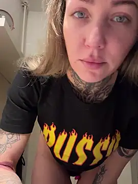 Snapshot of ElenaHaze chatting on February 8, 2025, 8:31 am ElenaHaze online show from February 8, 2025, 8:31 am