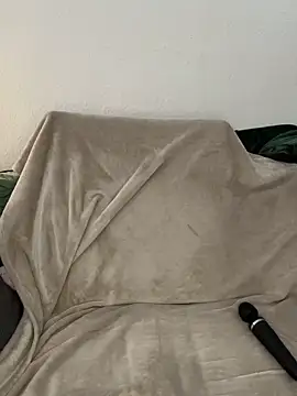 Snapshot of ElenaHaze chatting on February 26, 2025, 12:36 pm ElenaHaze online show from February 26, 2025, 12:36 pm