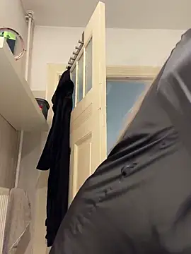 Snapshot of ElenaHaze chatting on March 6, 2025, 7:57 am ElenaHaze online show from March 6, 2025, 7:57 am