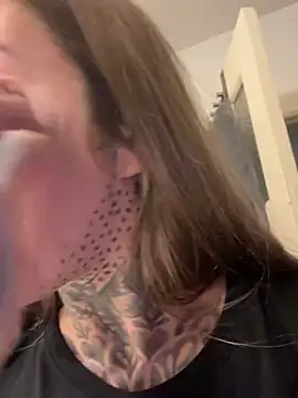 Snapshot of ElenaHaze chatting on March 22, 2025, 8:40 am ElenaHaze online show from March 22, 2025, 8:40 am