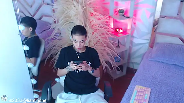 Jonesliam23 online show from October 12, 2025, 7:24 pm