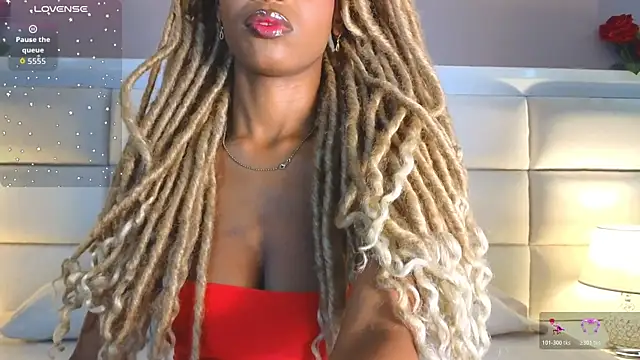 adaraSmiith online show from November 26, 2025, 2:29 pm