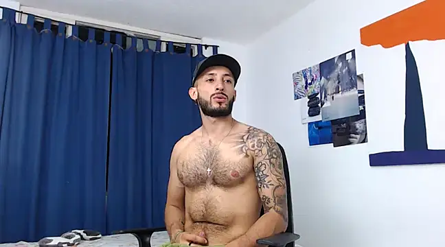 Snapshot of Sanit_Di chatting on January 4, 2025, 7:34 pm Sanit Di online show from January 4, 2025, 7:34 pm