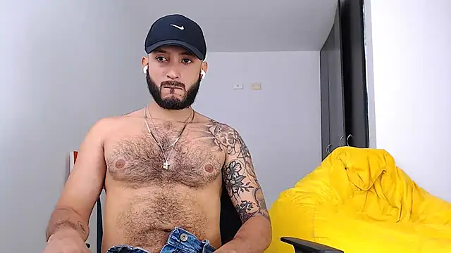 Snapshot of Sanit_Di chatting on December 3, 2025, 3:32 pm Sanit Di online show from December 3, 2025, 3:32 pm