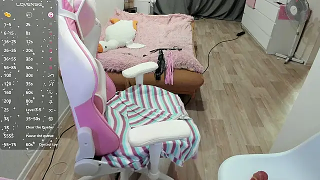 Snapshot of Malina_Lovely chatting on November 6, 2025, 8:32 pm Malina Lovely online show from November 6, 2025, 8:32 pm