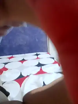 isaReyes online show from October 17, 2025, 1:57 pm